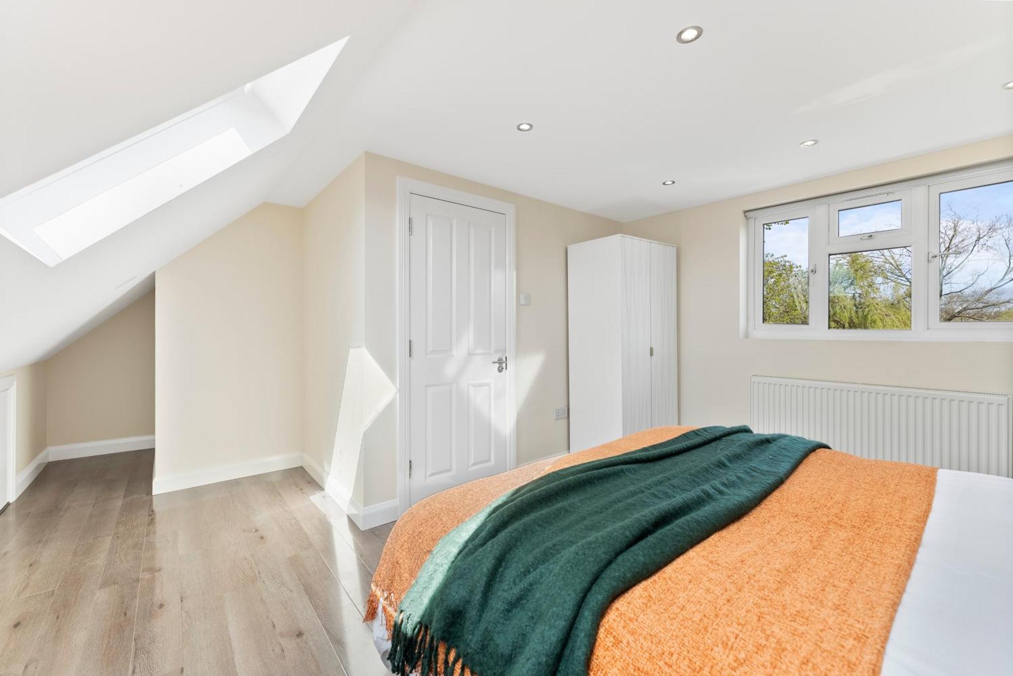Stylish Wembley Gem - Parking -Sleeps 14 Λονδίνο Εξωτερικό φωτογραφία