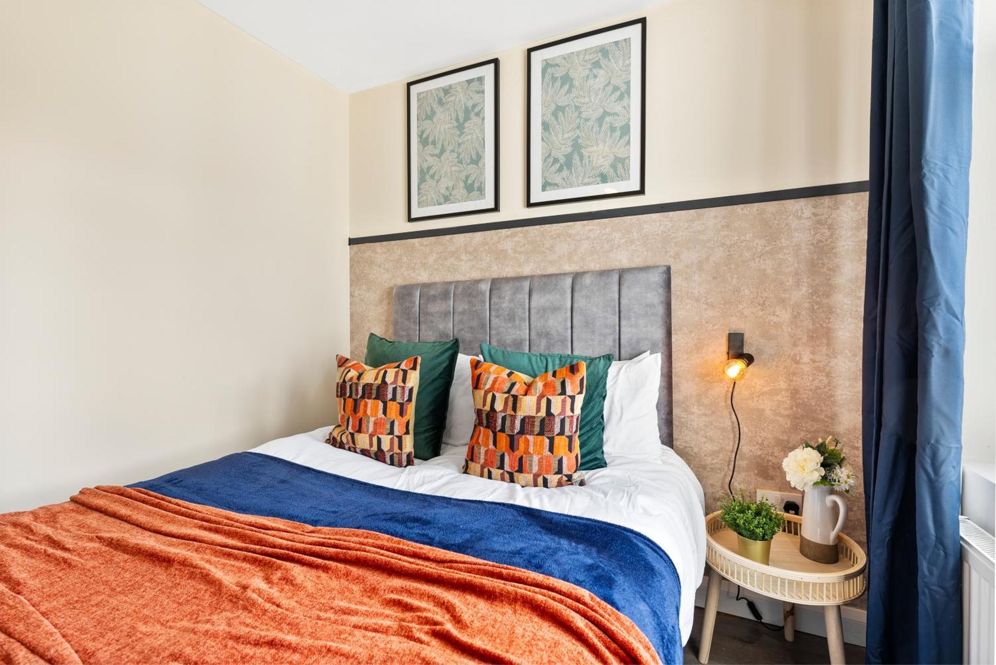 Stylish Wembley Gem - Parking -Sleeps 14 Λονδίνο Εξωτερικό φωτογραφία