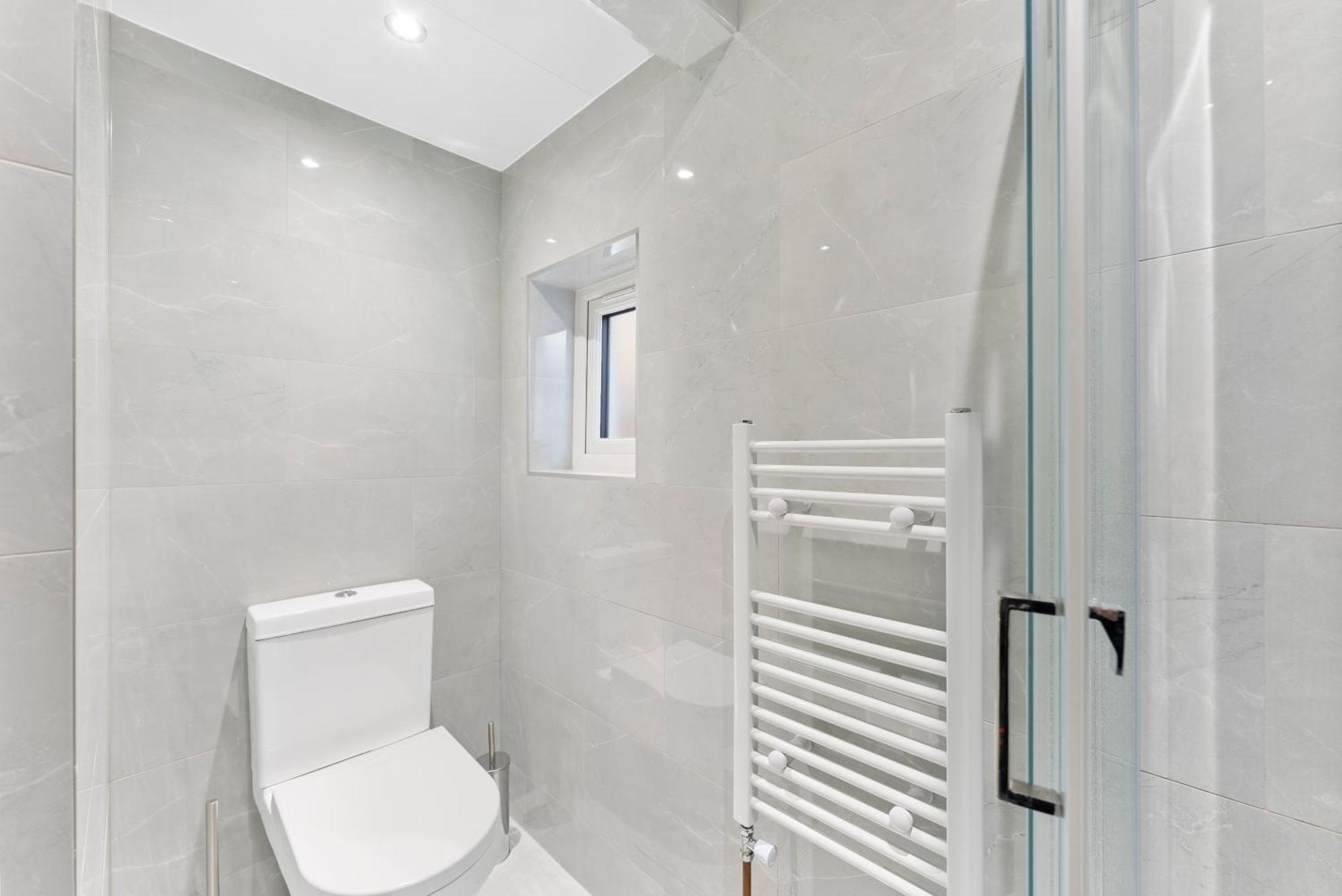 Stylish Wembley Gem - Parking -Sleeps 14 Λονδίνο Εξωτερικό φωτογραφία