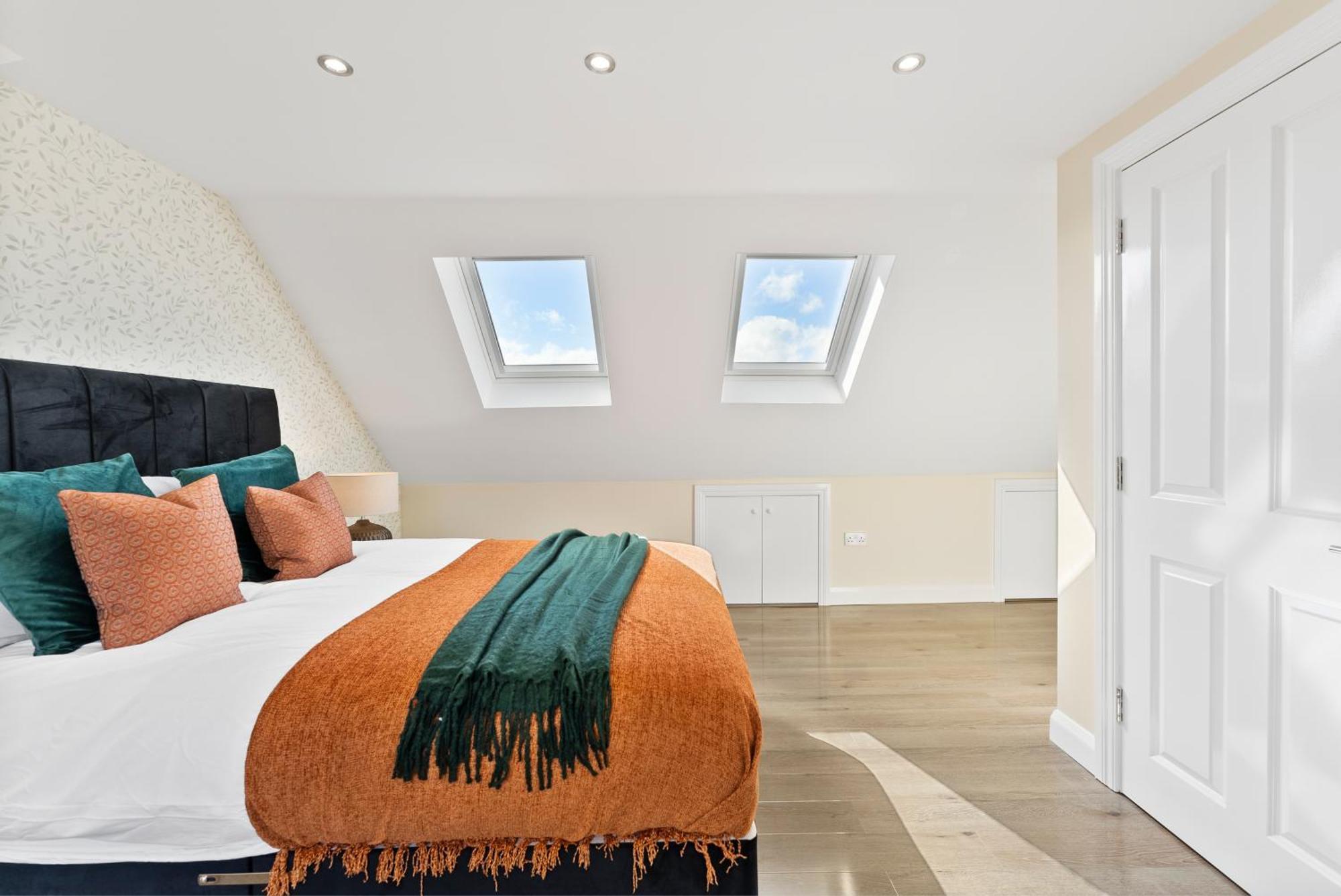 Stylish Wembley Gem - Parking -Sleeps 14 Λονδίνο Εξωτερικό φωτογραφία
