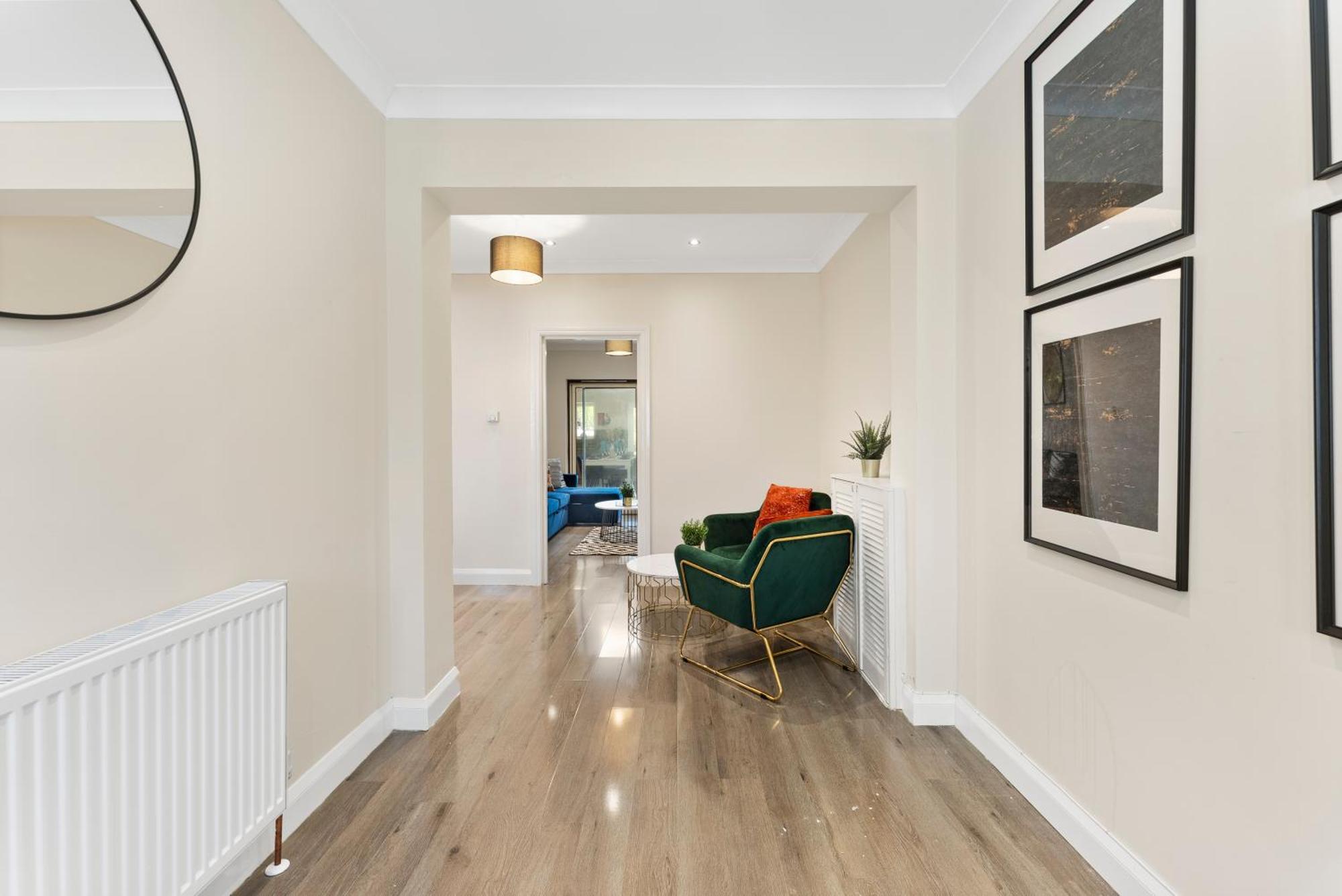 Stylish Wembley Gem - Parking -Sleeps 14 Λονδίνο Εξωτερικό φωτογραφία