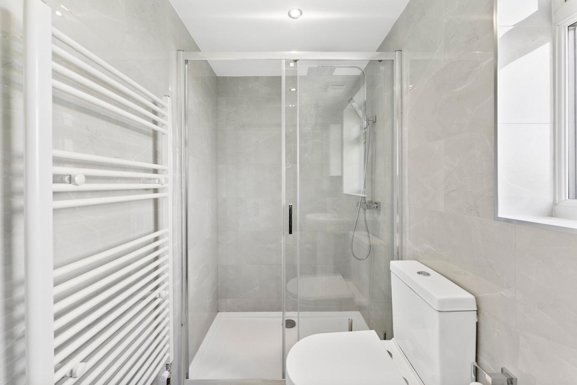 Stylish Wembley Gem - Parking -Sleeps 14 Λονδίνο Εξωτερικό φωτογραφία