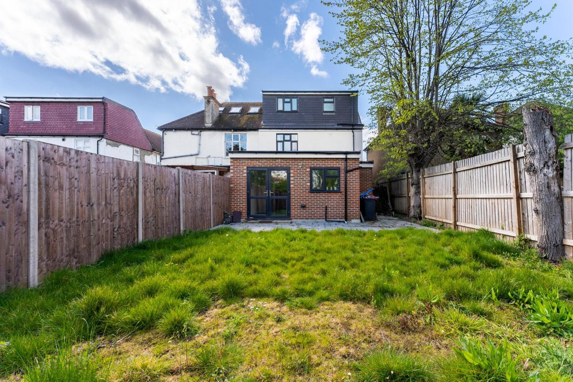 Stylish Wembley Gem - Parking -Sleeps 14 Λονδίνο Εξωτερικό φωτογραφία